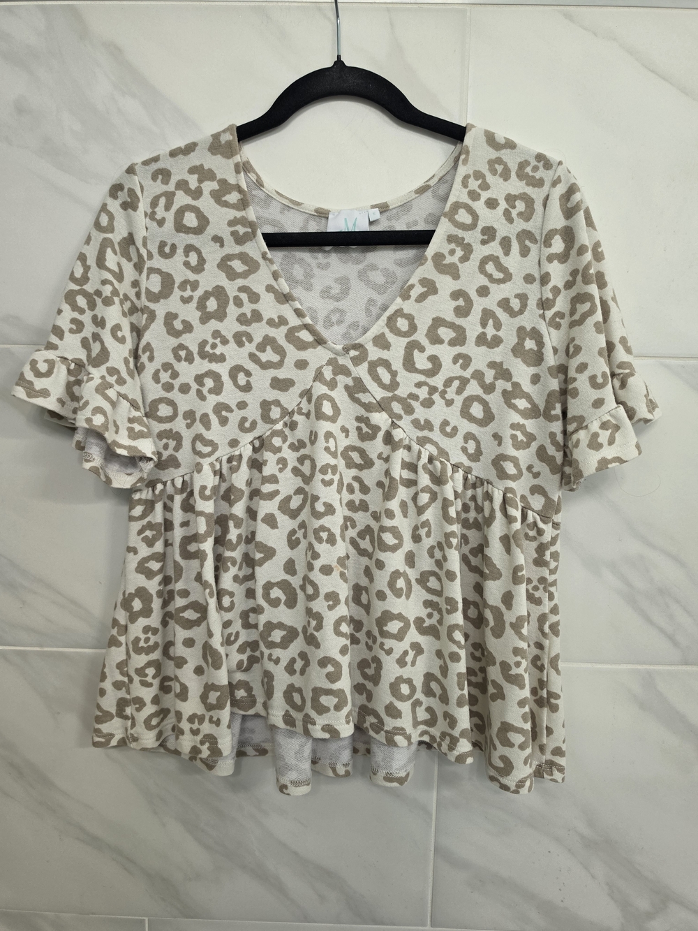 V-Neck Ruffle Sleeve Leopard Print Crop Top in Beige and Cream